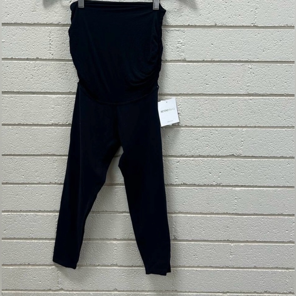 Beyond Yoga Beyond the Bump Black Maternity Capri Leggings size S